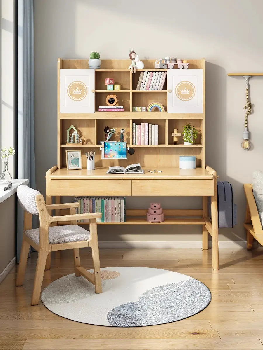 Escritorio de madera con silla