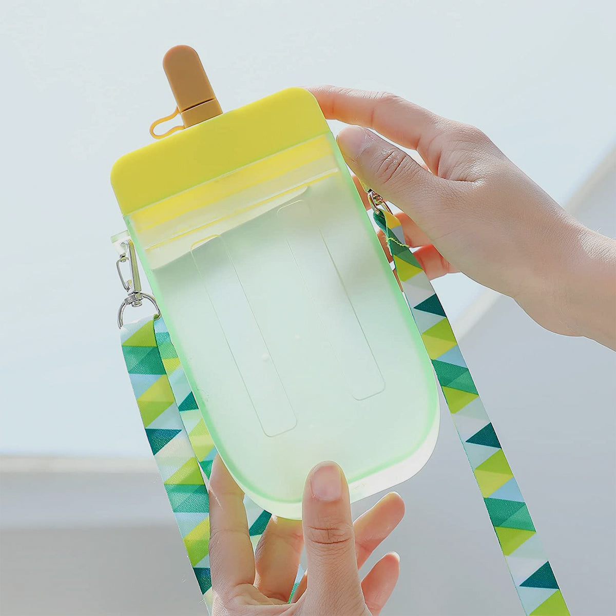 Botella de agua en forma de helado